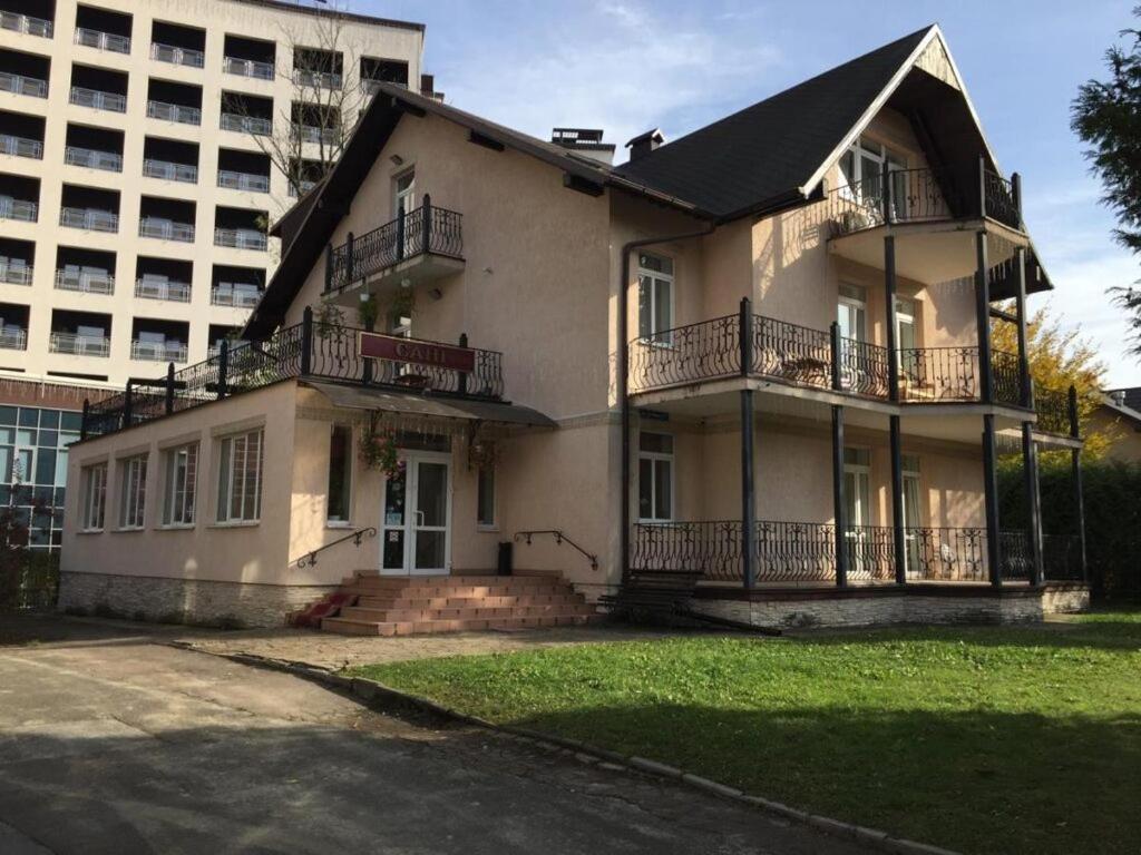 Hotel Sani Truskavets Exterior foto