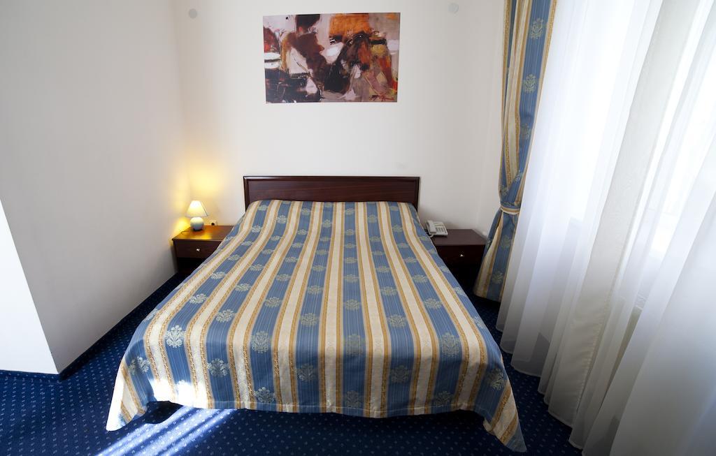 Hotel Sani Truskavets Habitación foto