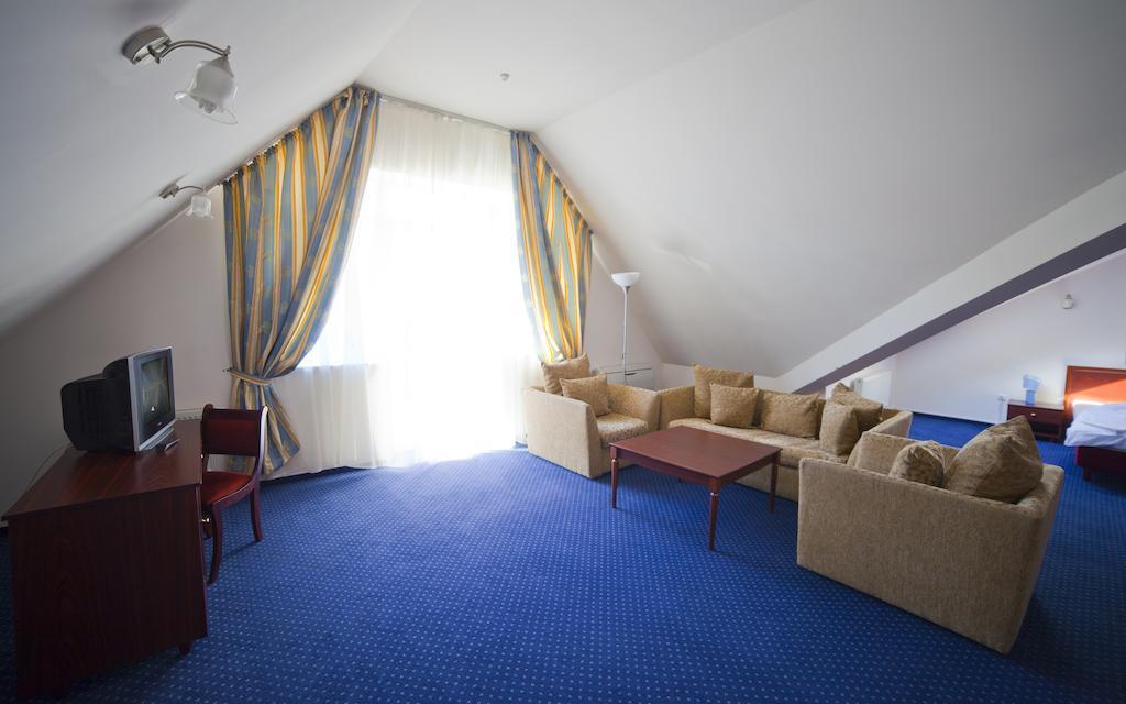 Hotel Sani Truskavets Habitación foto