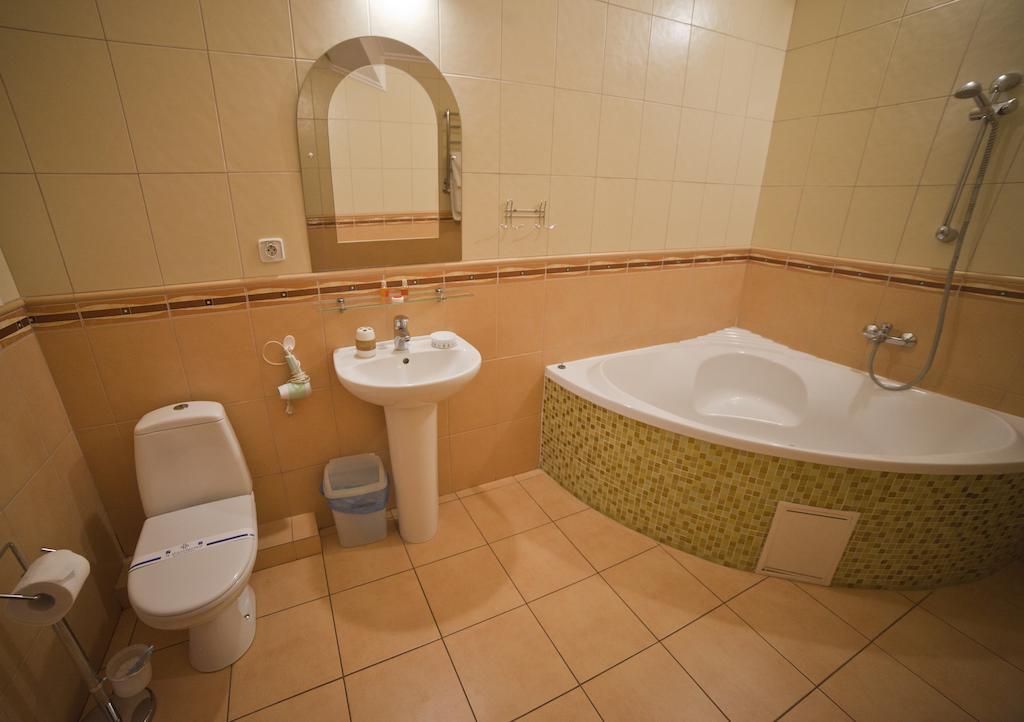 Hotel Sani Truskavets Habitación foto