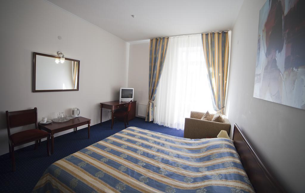 Hotel Sani Truskavets Habitación foto